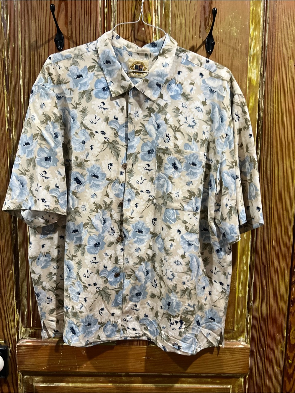 Men's Hawaiian Style Short-Sleeve Button-Down Shirt